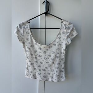 H&M White Scoop-Neck Cropped Top with Lavender Floral Print